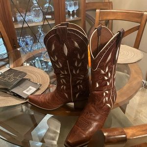 Women’s aerie at boots, western style 7 1/2